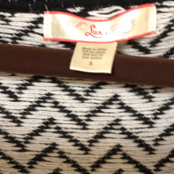 Lux Capelet in Size Small - Picture 2 of 4